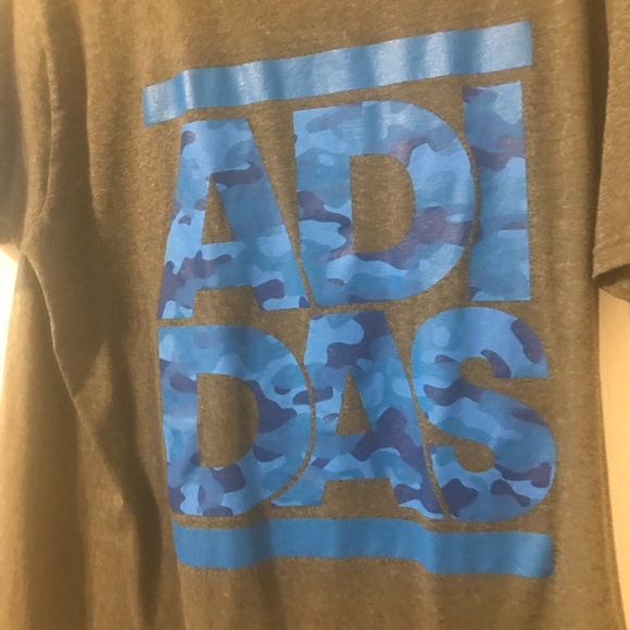 Short sleeve gray Adidas shirt - Picture 1 of 2